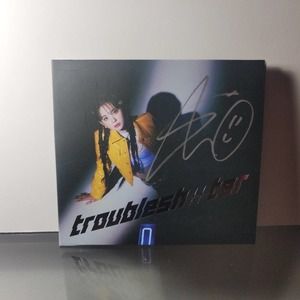 Kep1er Troubleshooter Mashiro MWAVE Signed Digipak Album